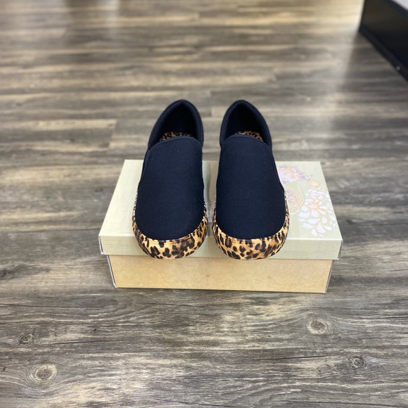 Black slip on sneakers - Picture 2 of 5